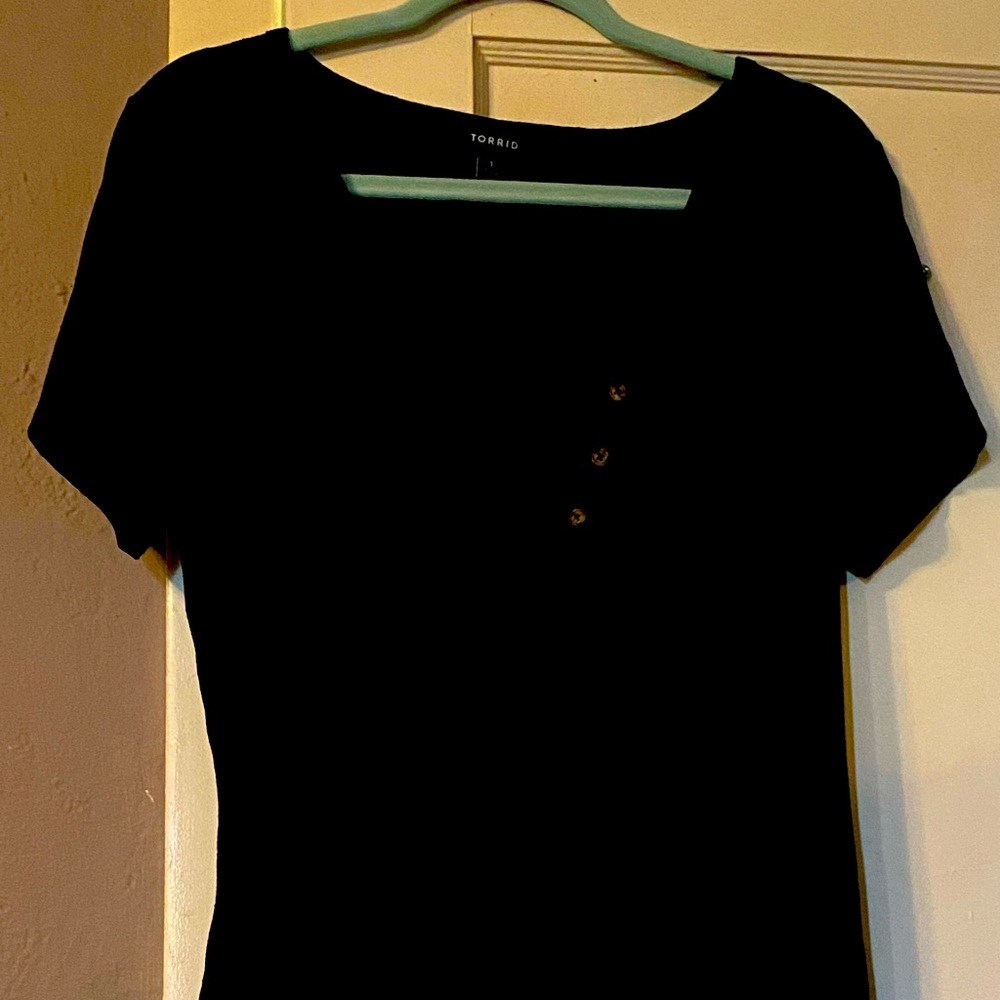 Plus size Torrid 1x bodysuit  black with buttons